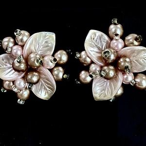 Chic Floral Faux Pearl Clip on Earrings